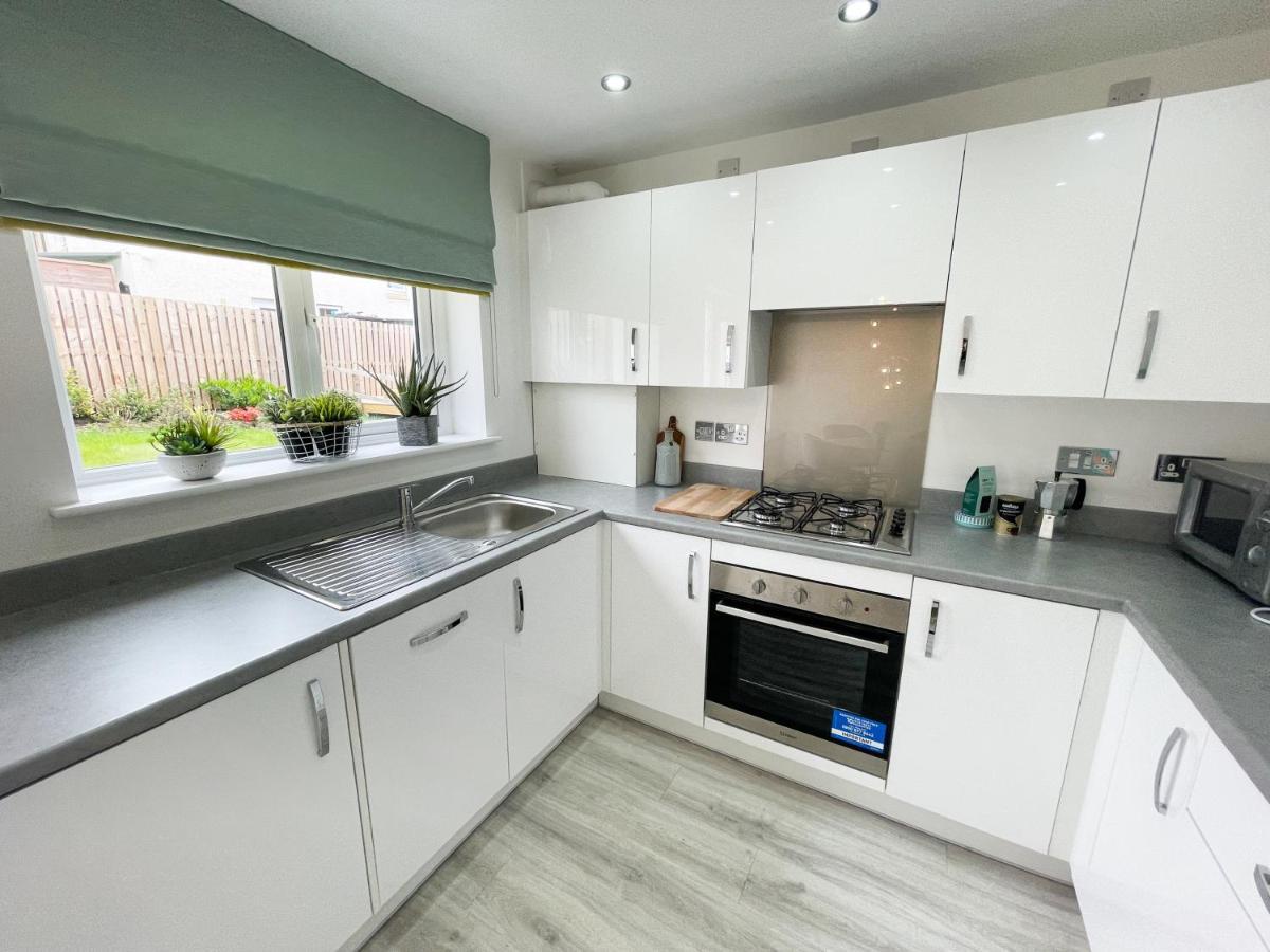גלאזגו Newly Developed 3 Bedroom Home מראה חיצוני תמונה