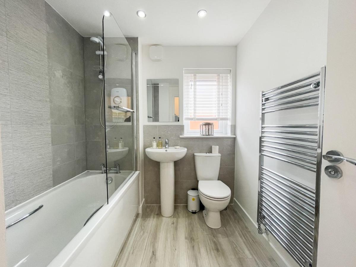 גלאזגו Newly Developed 3 Bedroom Home מראה חיצוני תמונה