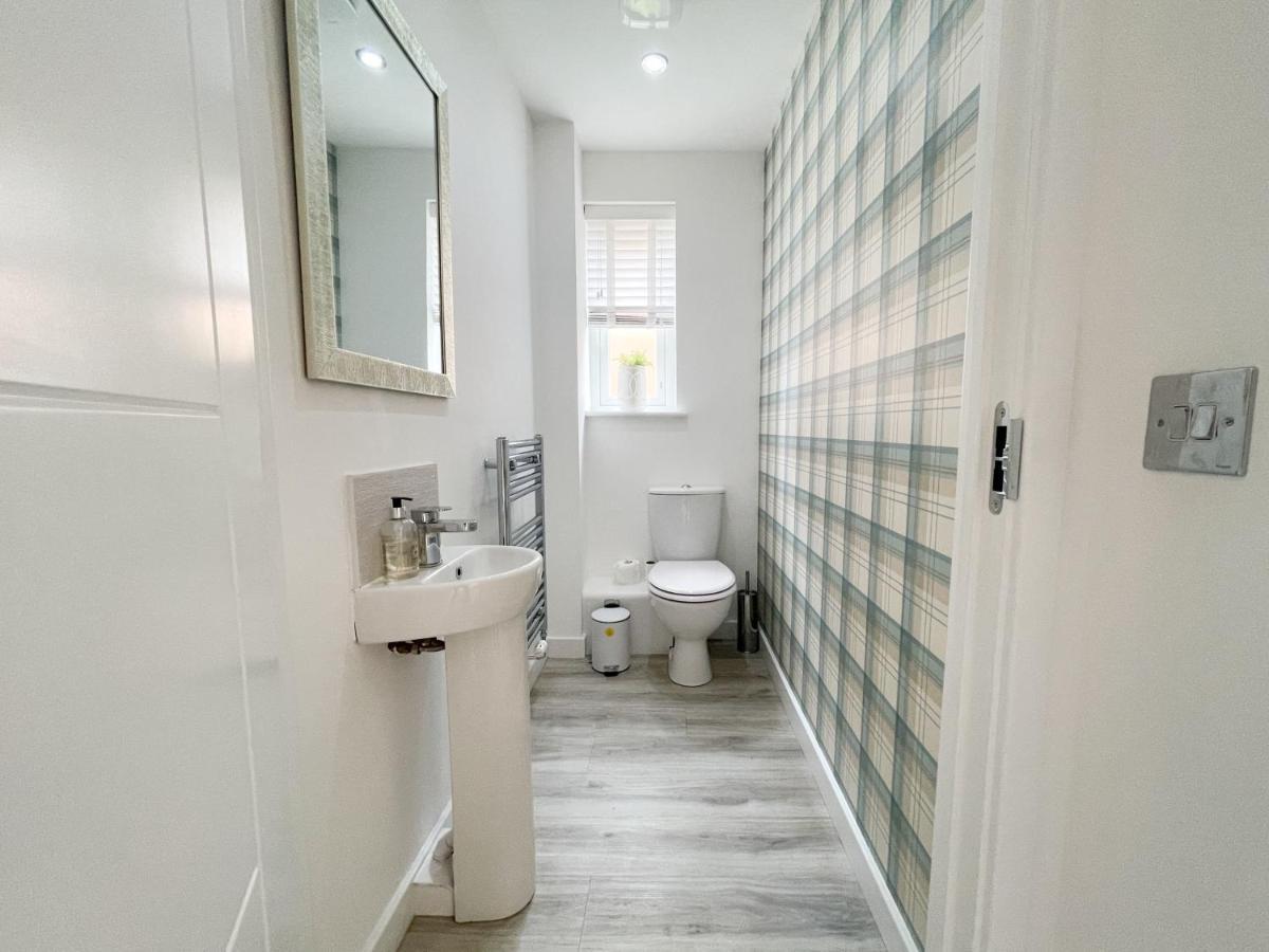 גלאזגו Newly Developed 3 Bedroom Home מראה חיצוני תמונה